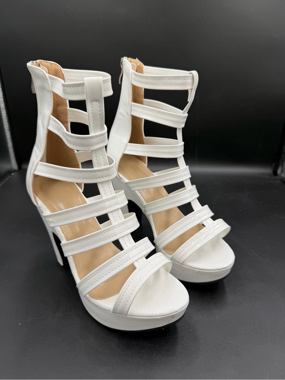 Women’s Roman Style White High Heels Size 8.5